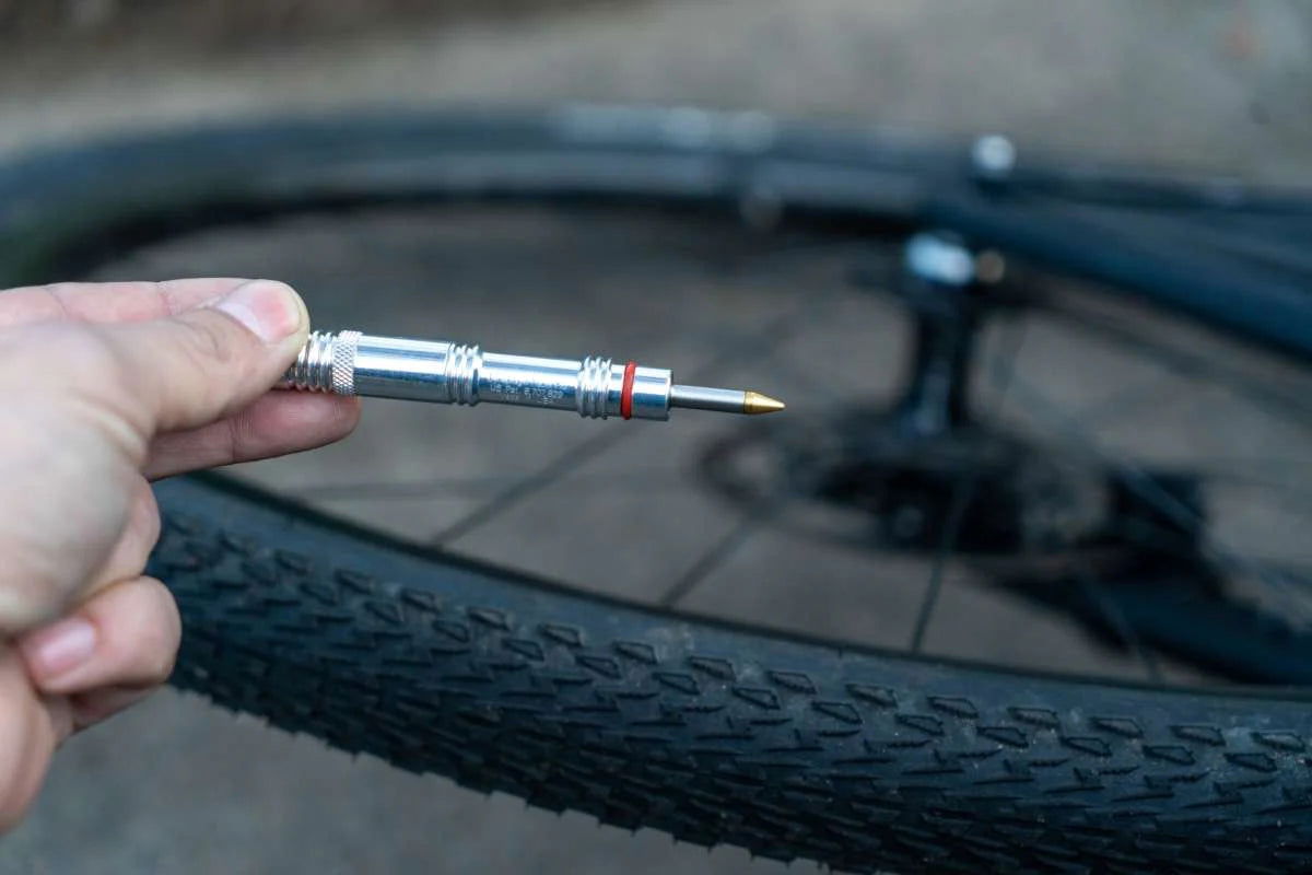 DYNAPLUG Carbon Racer Pro Black - Sticky Bottle