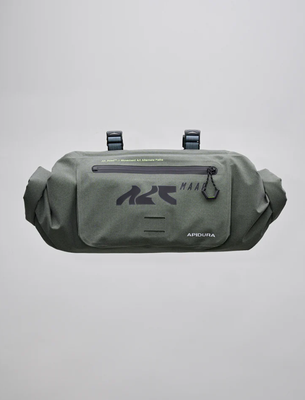 MAAP x APIDURA Handlebar Pack 9L+ Loam - Sticky Bottle