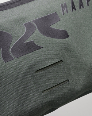 MAAP x APIDURA Handlebar Pack 9L+ Loam - Sticky Bottle