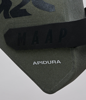 MAAP x APIDURA Saddle Pack 7L Loam - Sticky Bottle