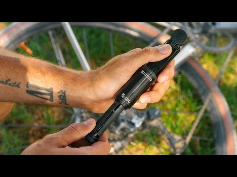 WOLF TOOTH EnCase Pump40 Chain + Tire Plug