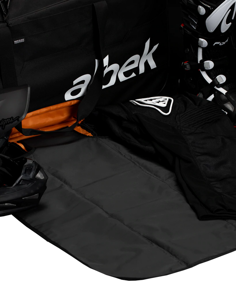 ALBEK Gear bag Meridian Wheeled Covert Black