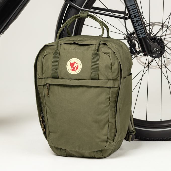 
            
                Load image into Gallery viewer, SPECIALIZED x FJALLRAVEN Cave Pack
            
        